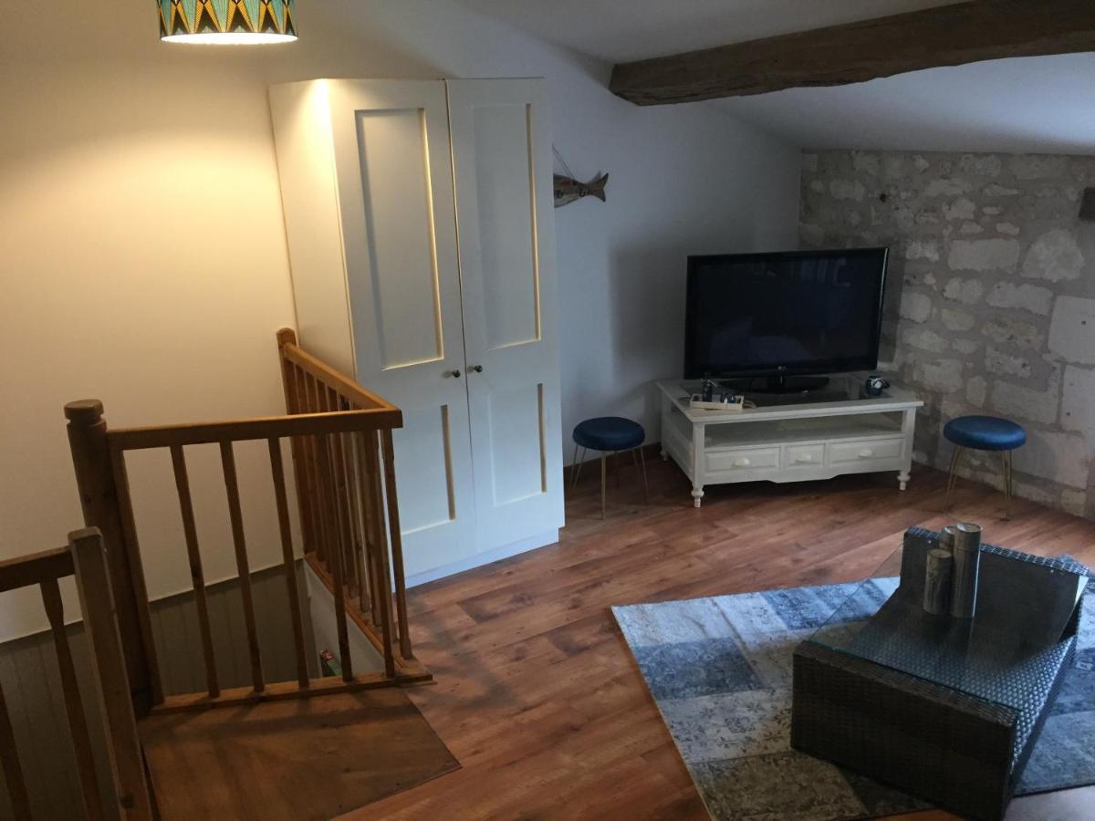 De charme et d'eau Bed and Breakfast Saint-Savinien Buitenkant foto